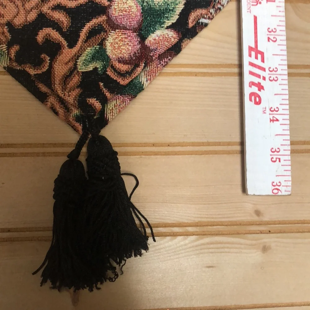 Vintage Black Grapes Fruit Scroll Tapestry Table Runner‎ With Tassels